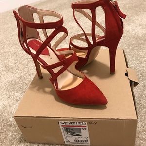 Zara red pump Sz 35